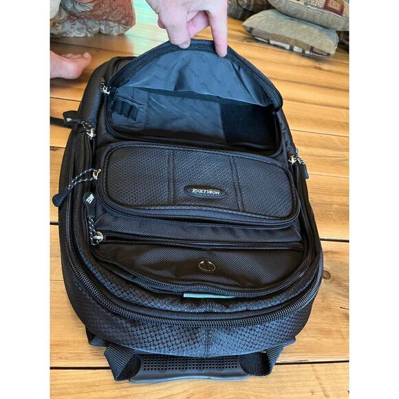NWOT! Mobile Edge Scanfast MESFBP checkpoint friendly backpack. travel - Picture 3 of 9